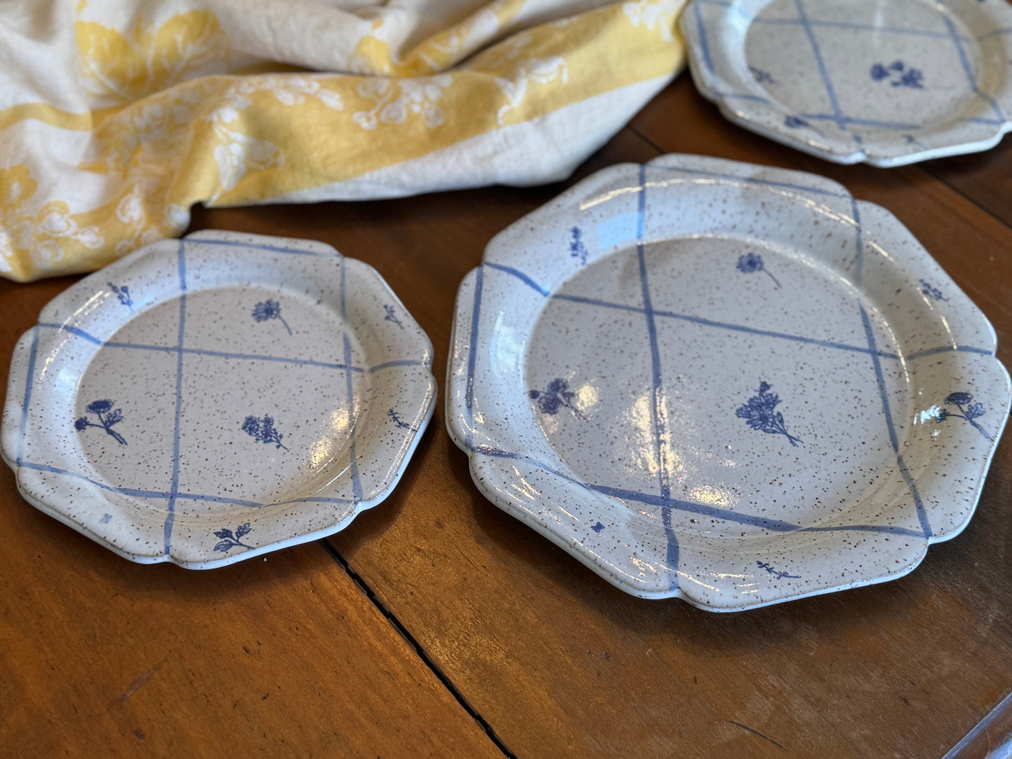 Floral Crosshatch Dinner Set