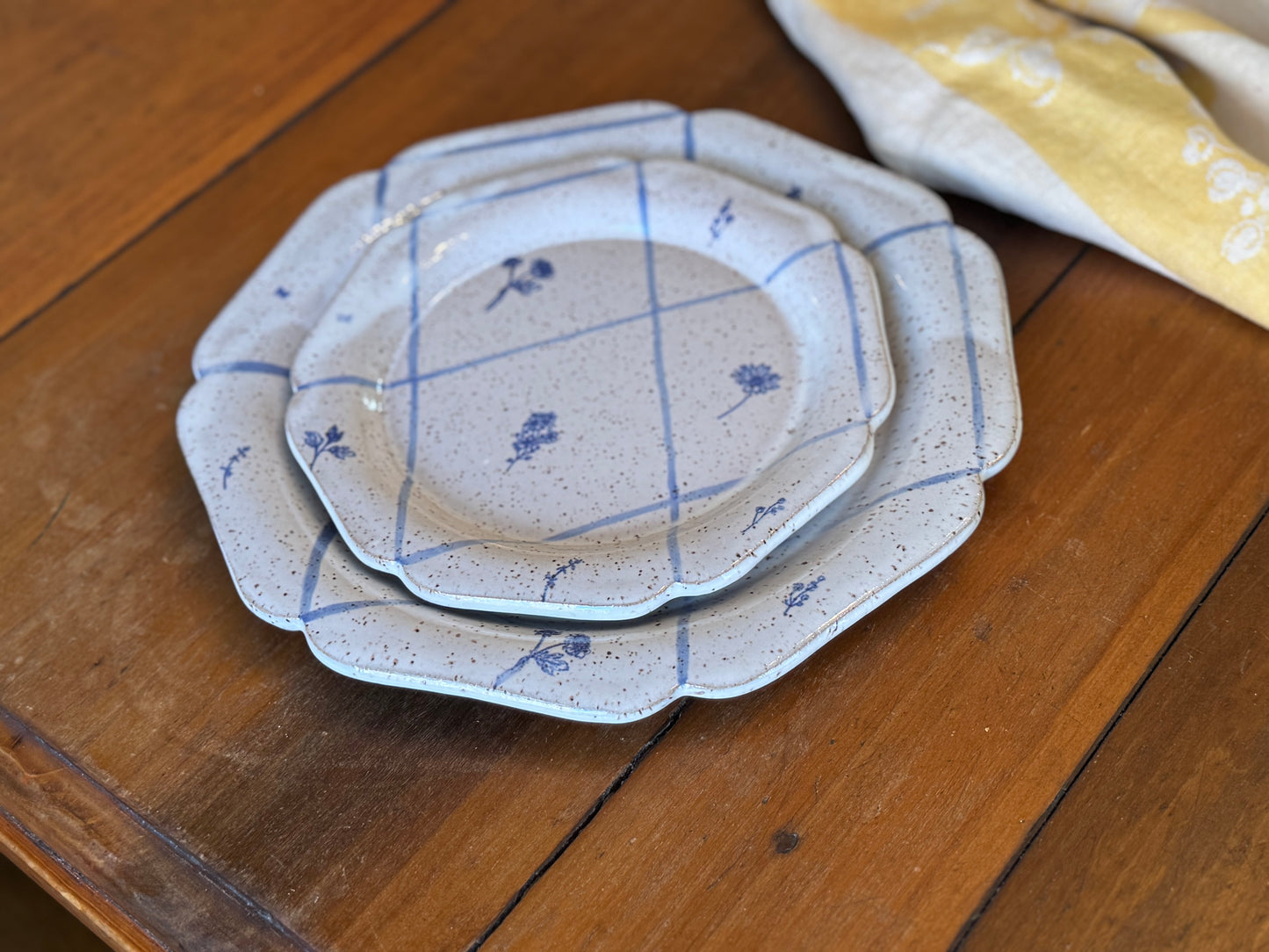 Floral Crosshatch Dinner Set
