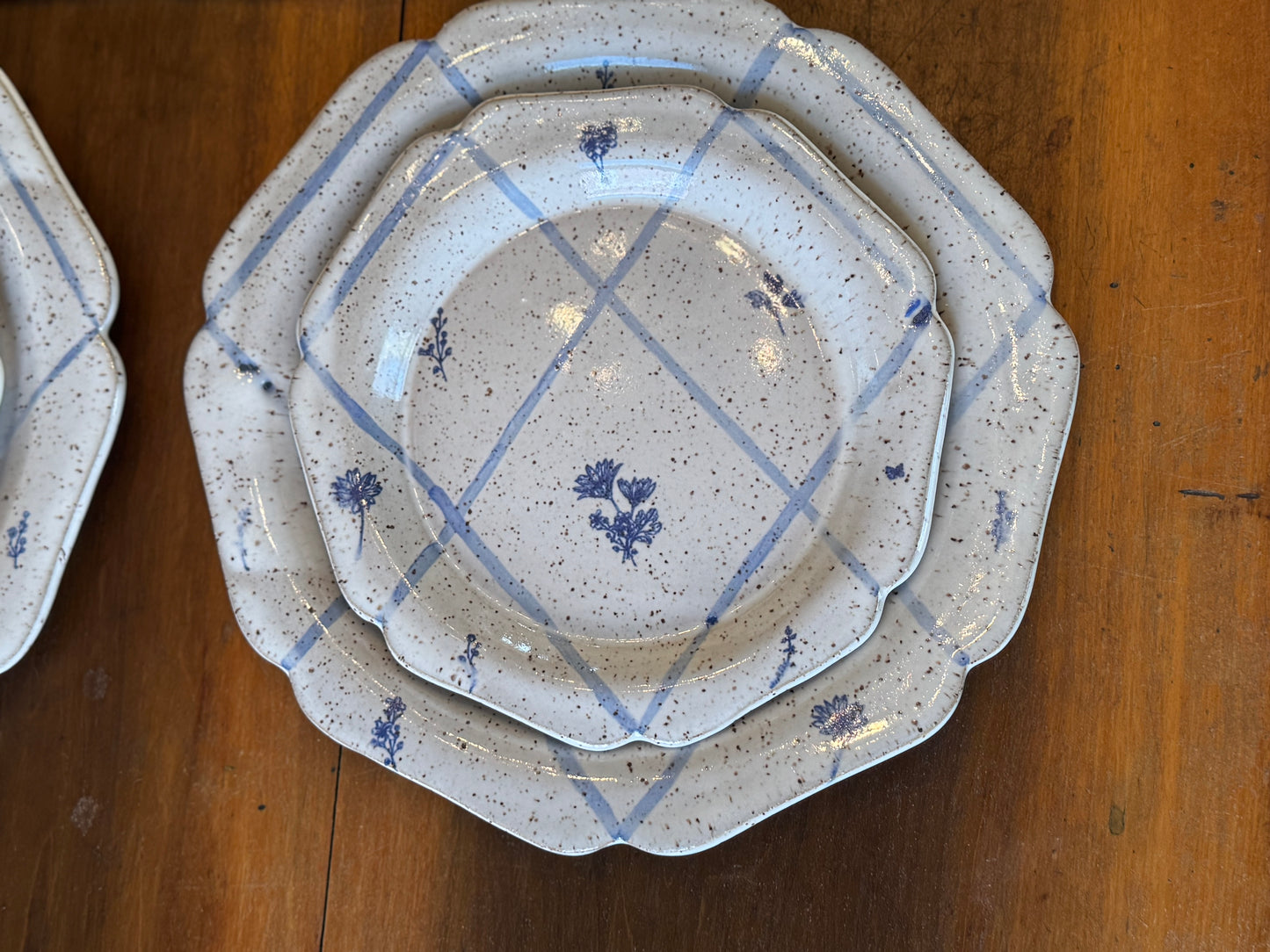 Floral Crosshatch Dinner Set
