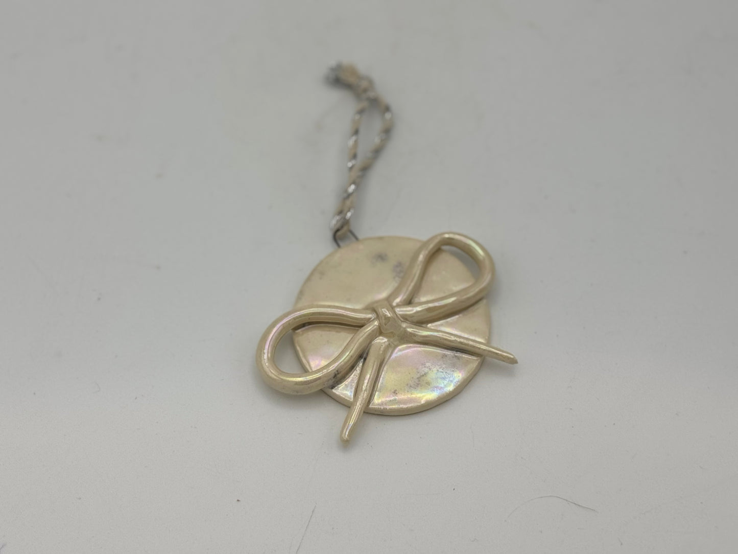 Pearlescent Bow