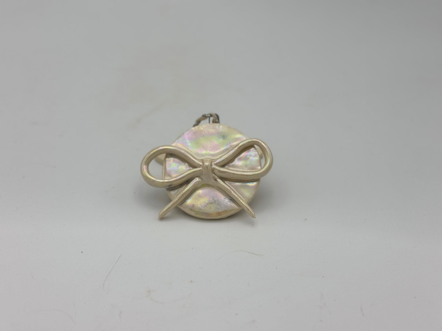 Pearlescent Bow